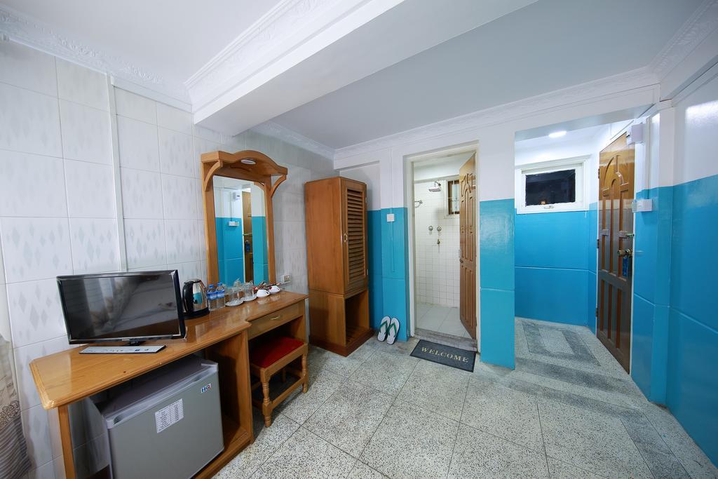 Hotel Venus Mandalay Bagian luar foto