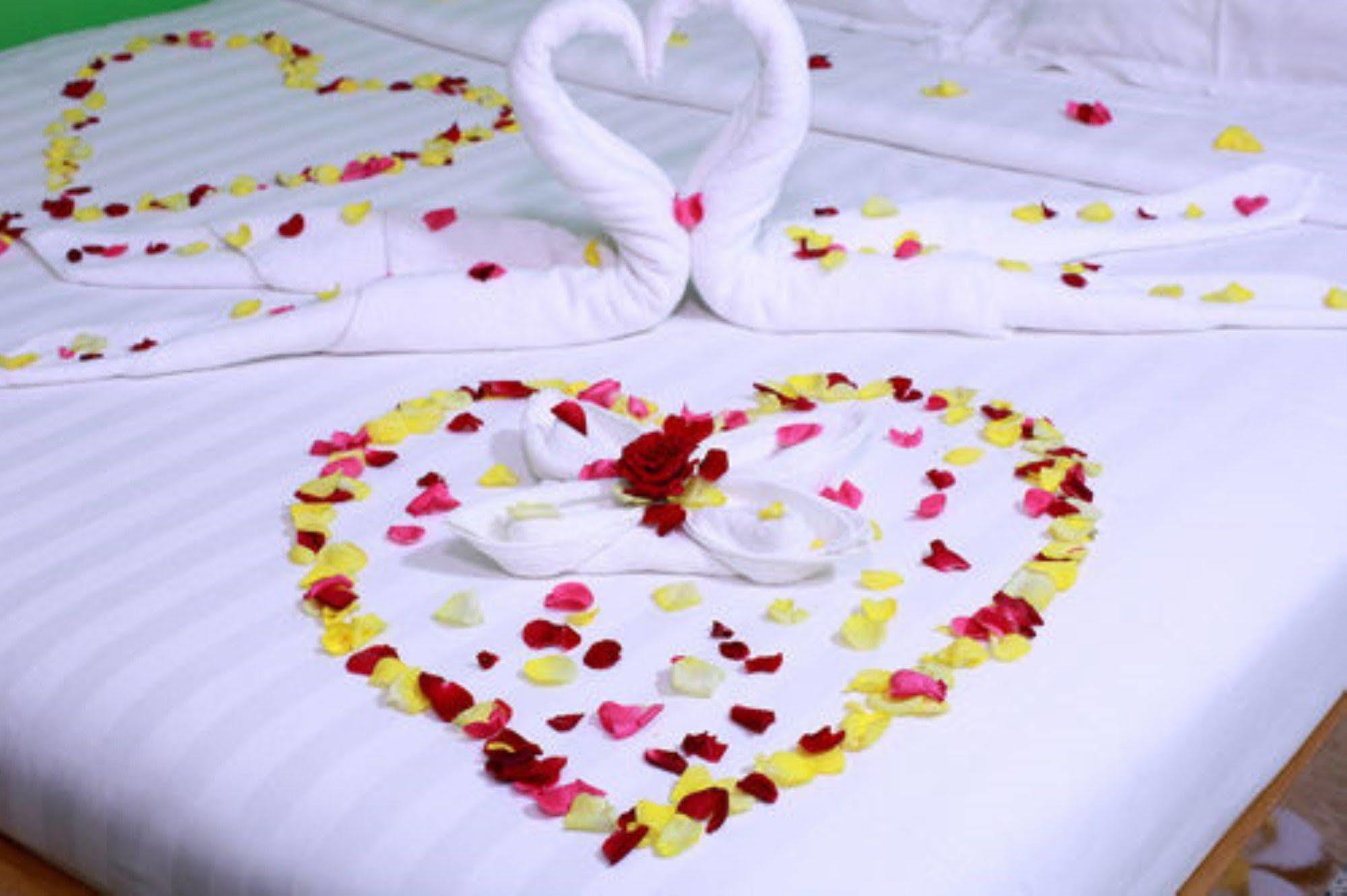 Hotel Venus Mandalay Bagian luar foto